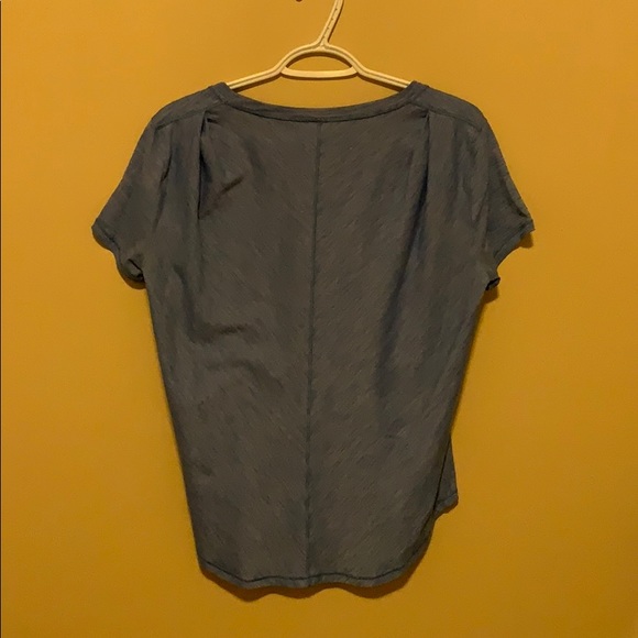 Lulu lemon T-shirt - Picture 2 of 3